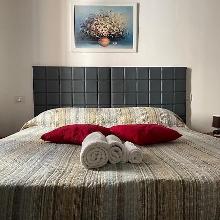 Saturno House Cagliari Center Hotel Bagian luar foto