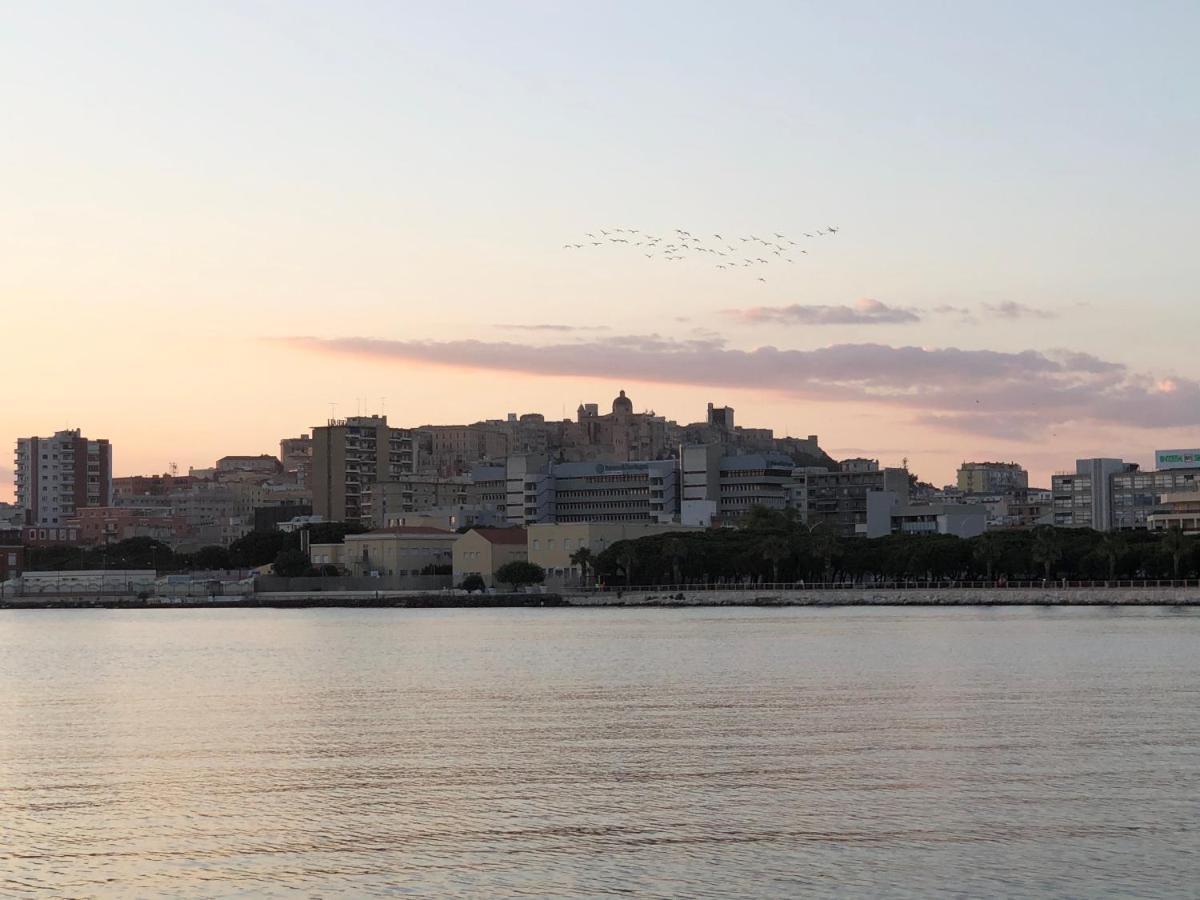 Saturno House Cagliari Center Hotel Bagian luar foto
