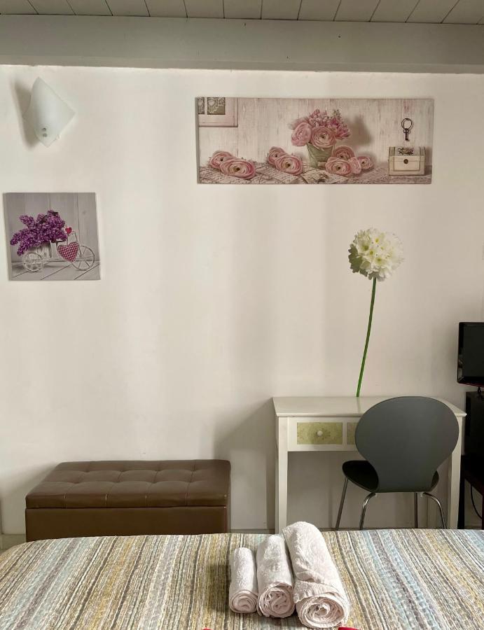 Saturno House Cagliari Center Hotel Bagian luar foto