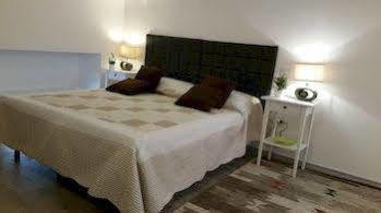 Saturno House Cagliari Center Hotel Bagian luar foto